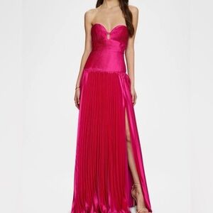 New with tags ordered a few prom dresses online for my daughter not using it